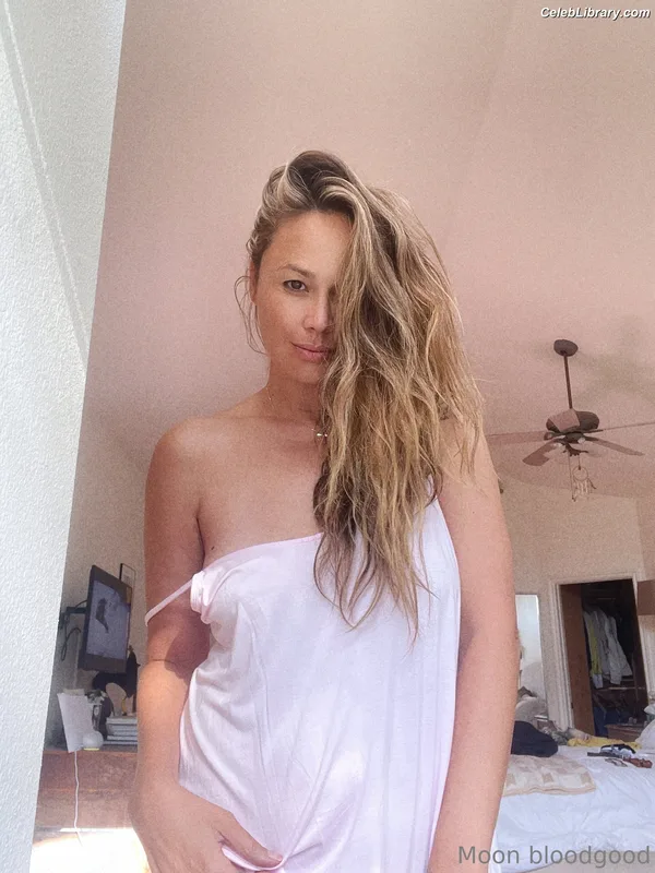 Moon Bloodgood photo 17 of 357
