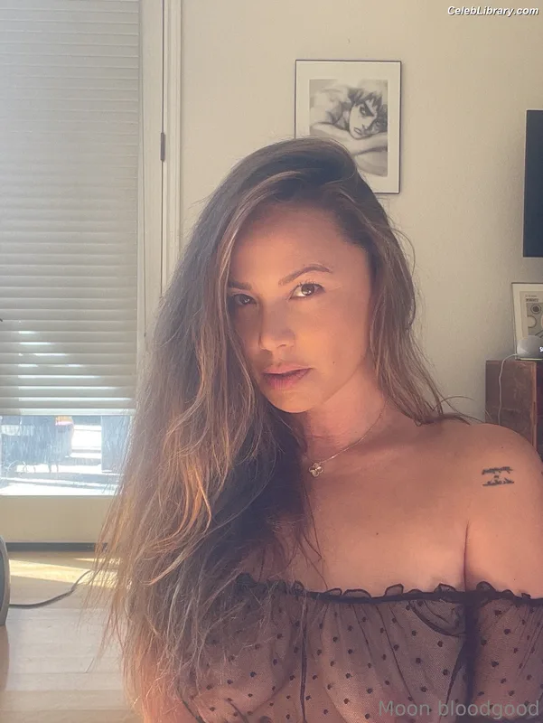 Moon Bloodgood photo 4 of 357