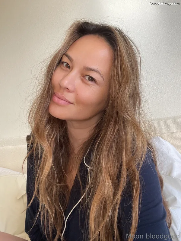 Moon Bloodgood photo 9 of 357