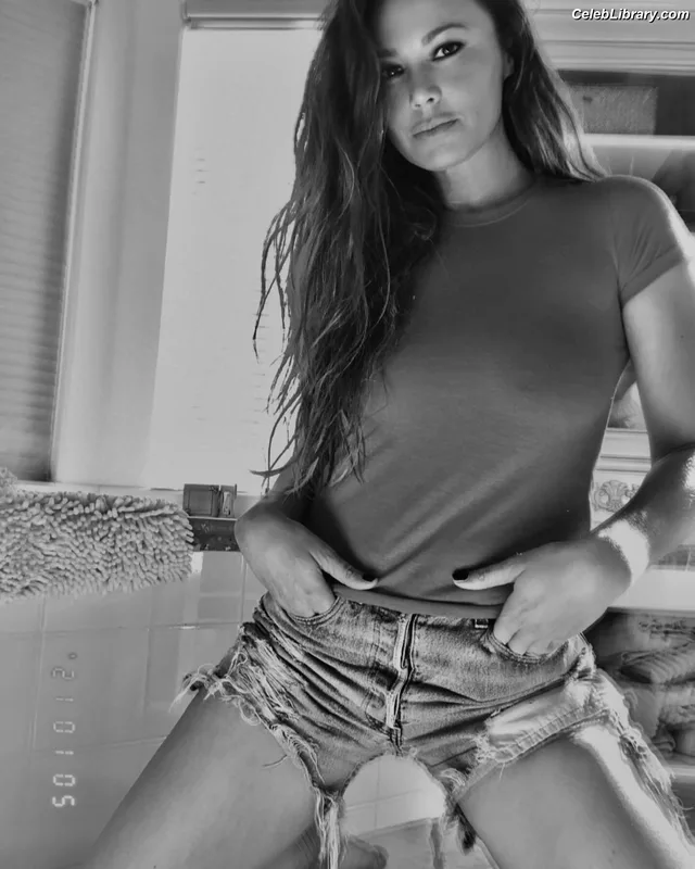 Moon Bloodgood photo 22 of 357
