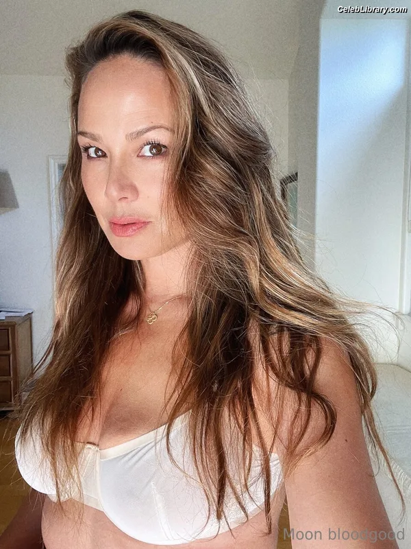 Moon Bloodgood photo 9 of 357