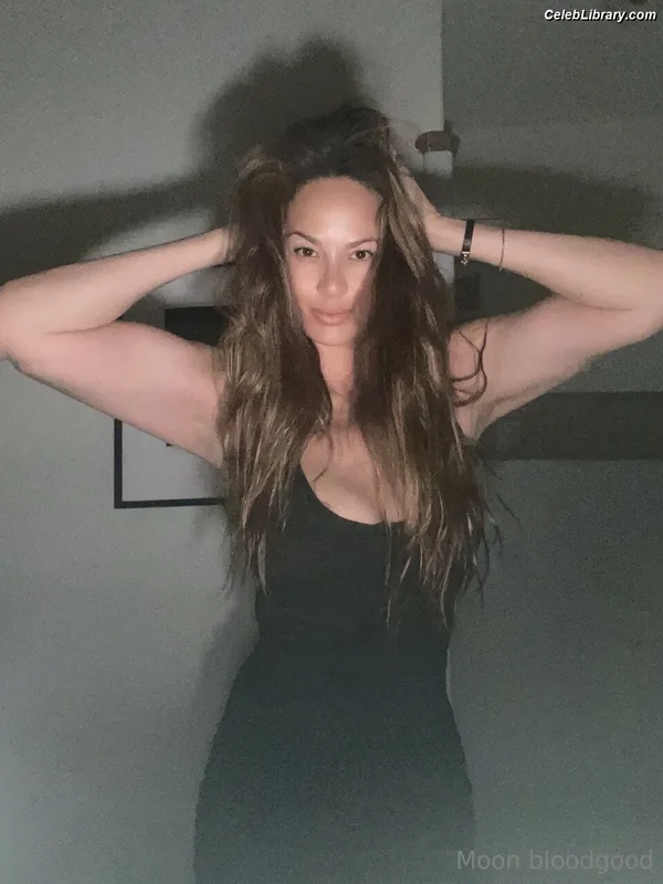 Moon Bloodgood photo 13 of 357