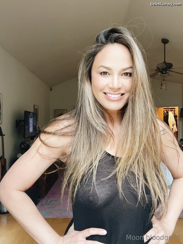 Moon Bloodgood photo 7 of 357