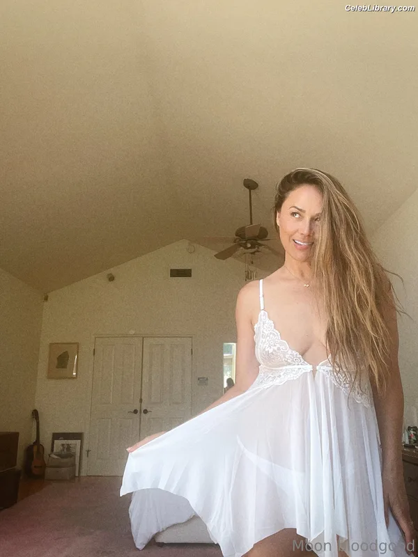 Moon Bloodgood photo 5 of 357