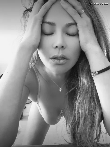 Moon Bloodgood photo 4 of 357