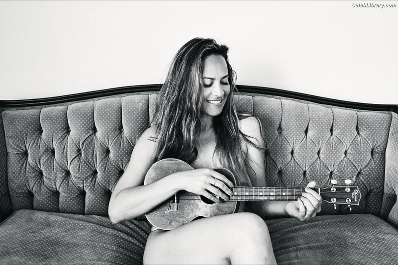 Moon Bloodgood photo 7 of 357