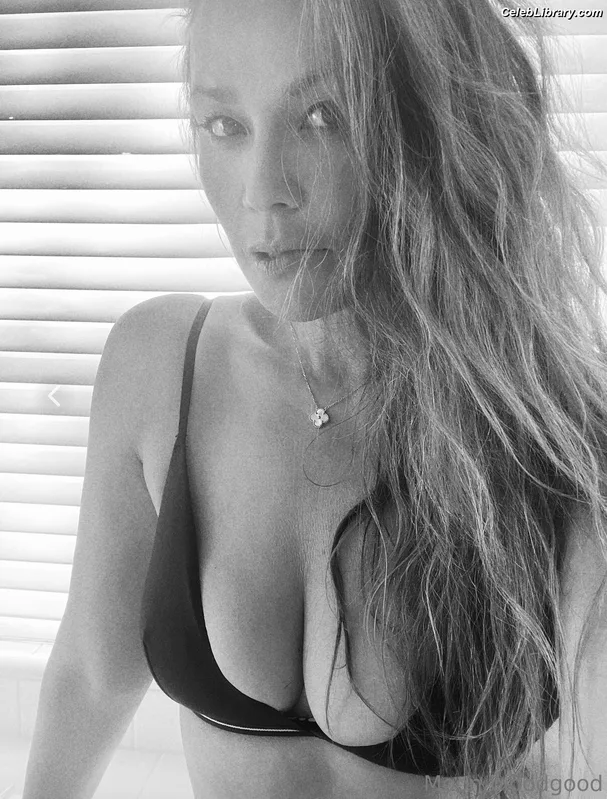 Moon Bloodgood photo 17 of 357