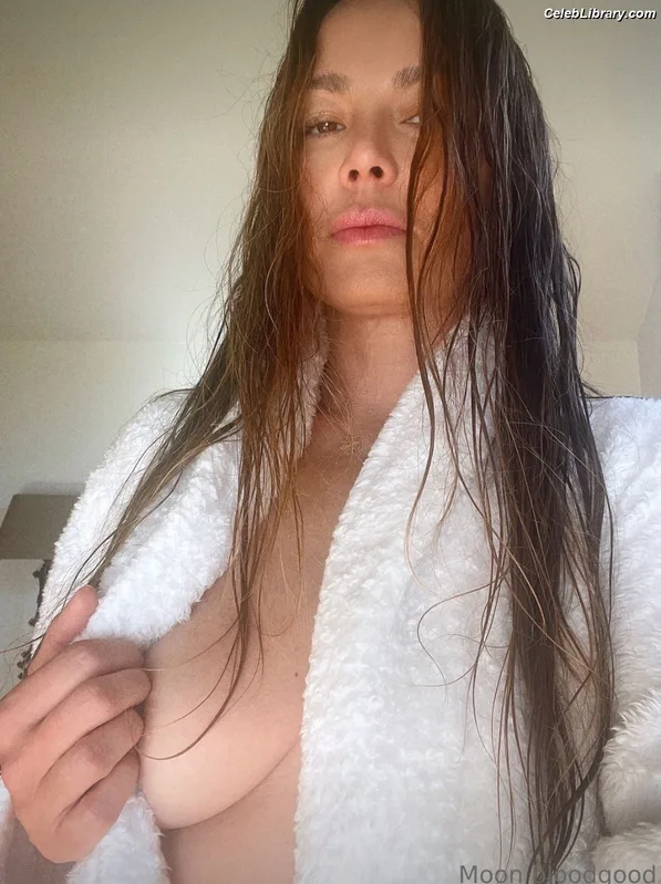 Moon Bloodgood photo 5 of 357