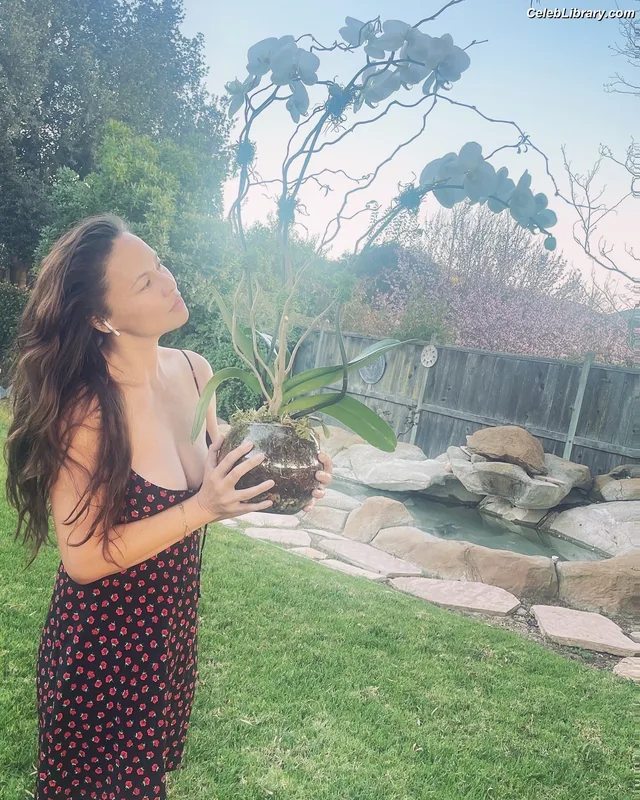 Moon Bloodgood photo 9 of 357