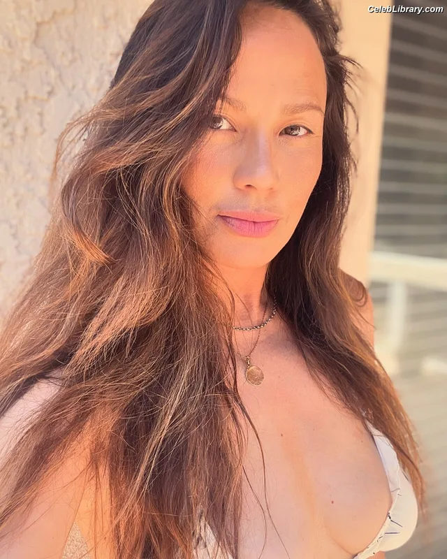 Moon Bloodgood photo 13 of 357