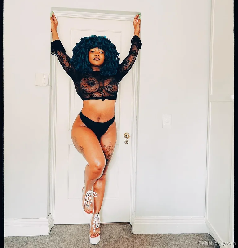 Moonchild Sanelly photo 10 of 14