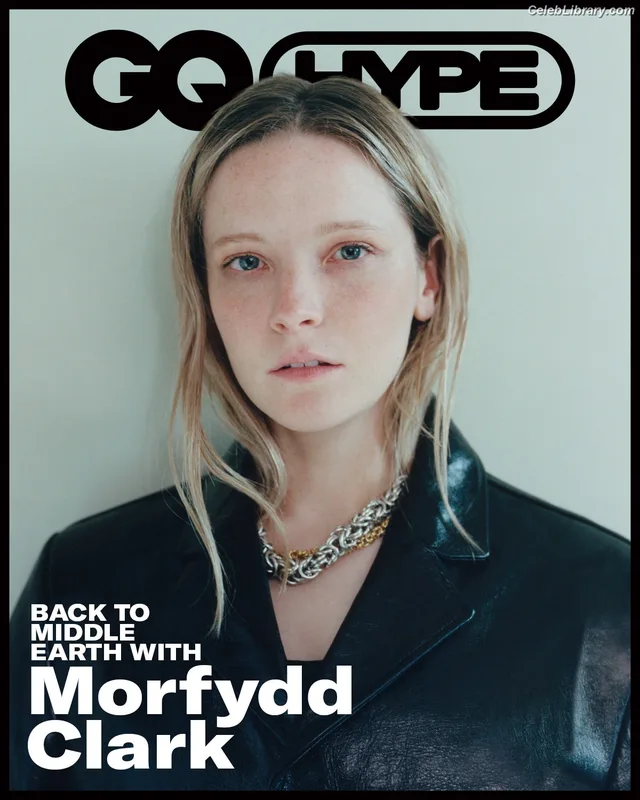 Morfydd Clark photo 11 of 73