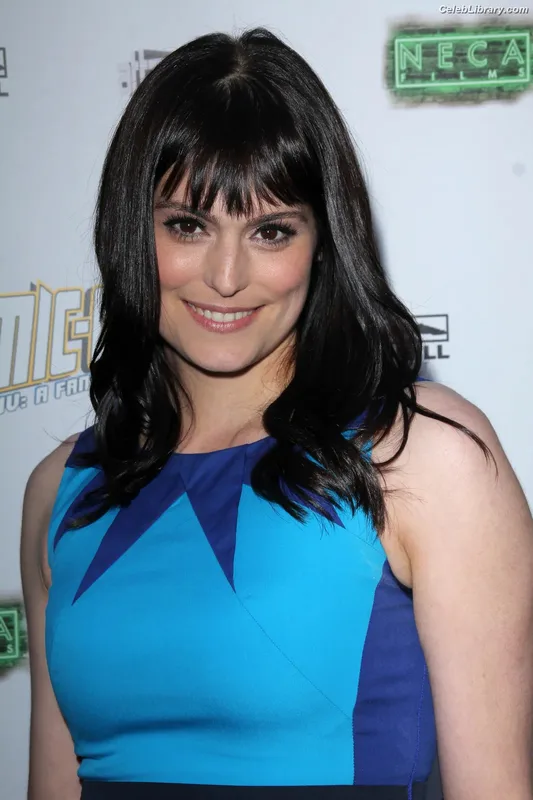 Morgan Webb photo 2 of 35
