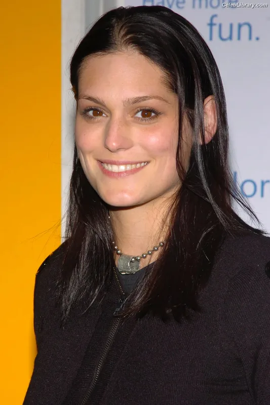 Morgan Webb photo 13 of 35