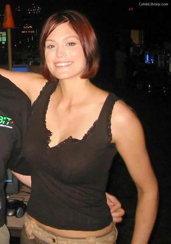 Morgan Webb photo 14 of 35