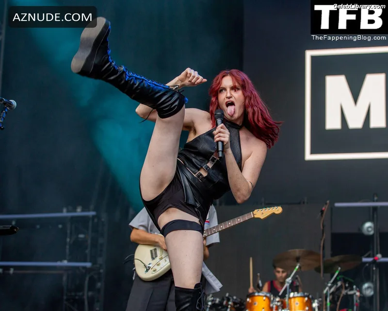 MUNA photo 21 of 75