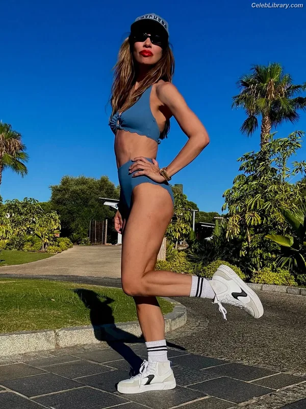 Myleene Klass photo 5 of 324