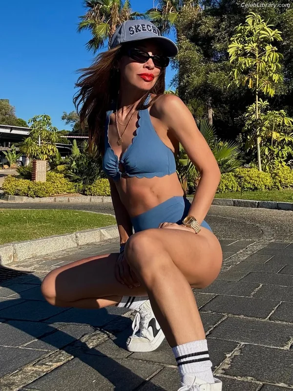 Myleene Klass photo 10 of 324
