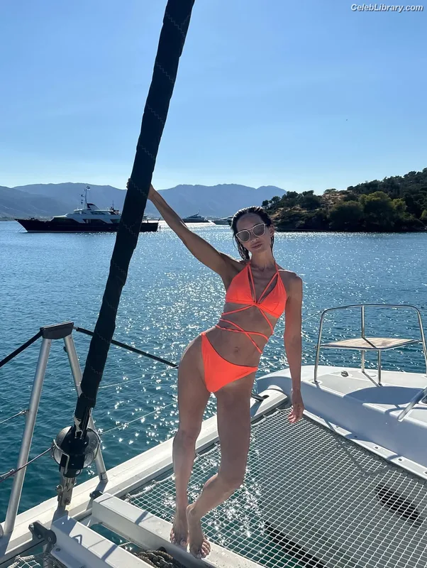 Myleene Klass photo 13 of 324