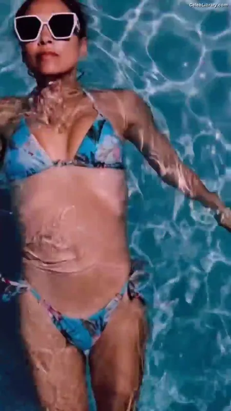 Myleene Klass photo 12 of 324