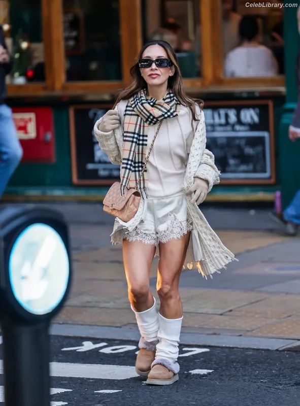 Myleene Klass photo 3 of 324
