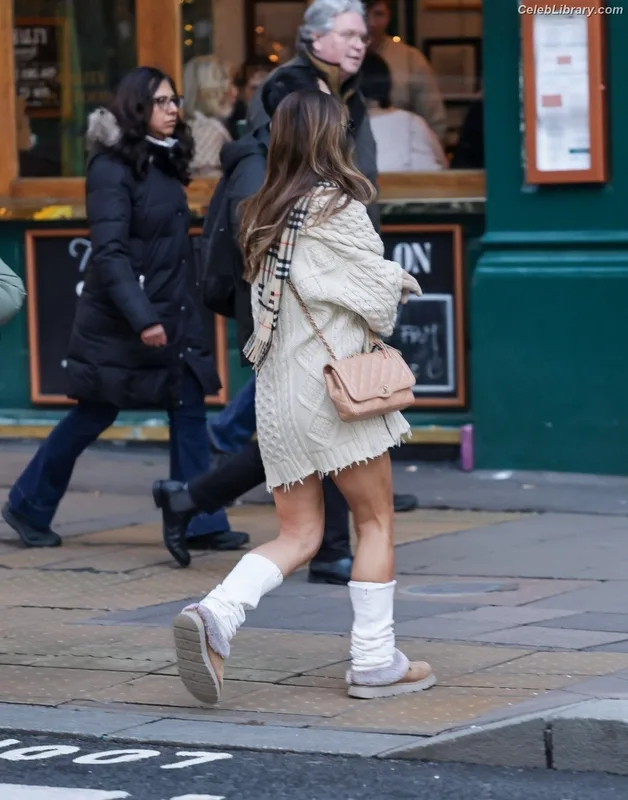 Myleene Klass photo 8 of 324