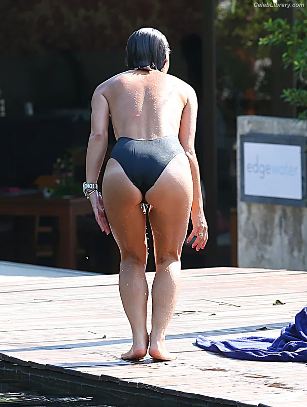 Myleene Klass photo 14 of 324