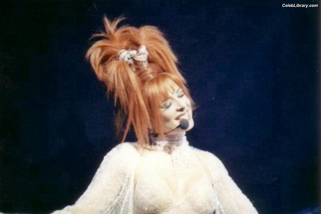 Mylène Farmer photo 9 of 171