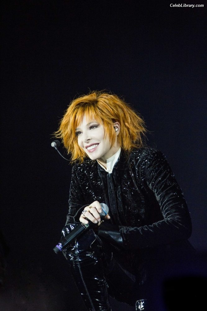 Mylène Farmer photo 7 of 171