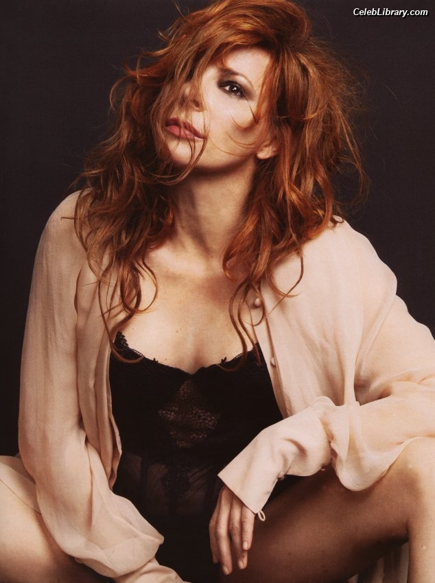 Mylène Farmer photo 11 of 171