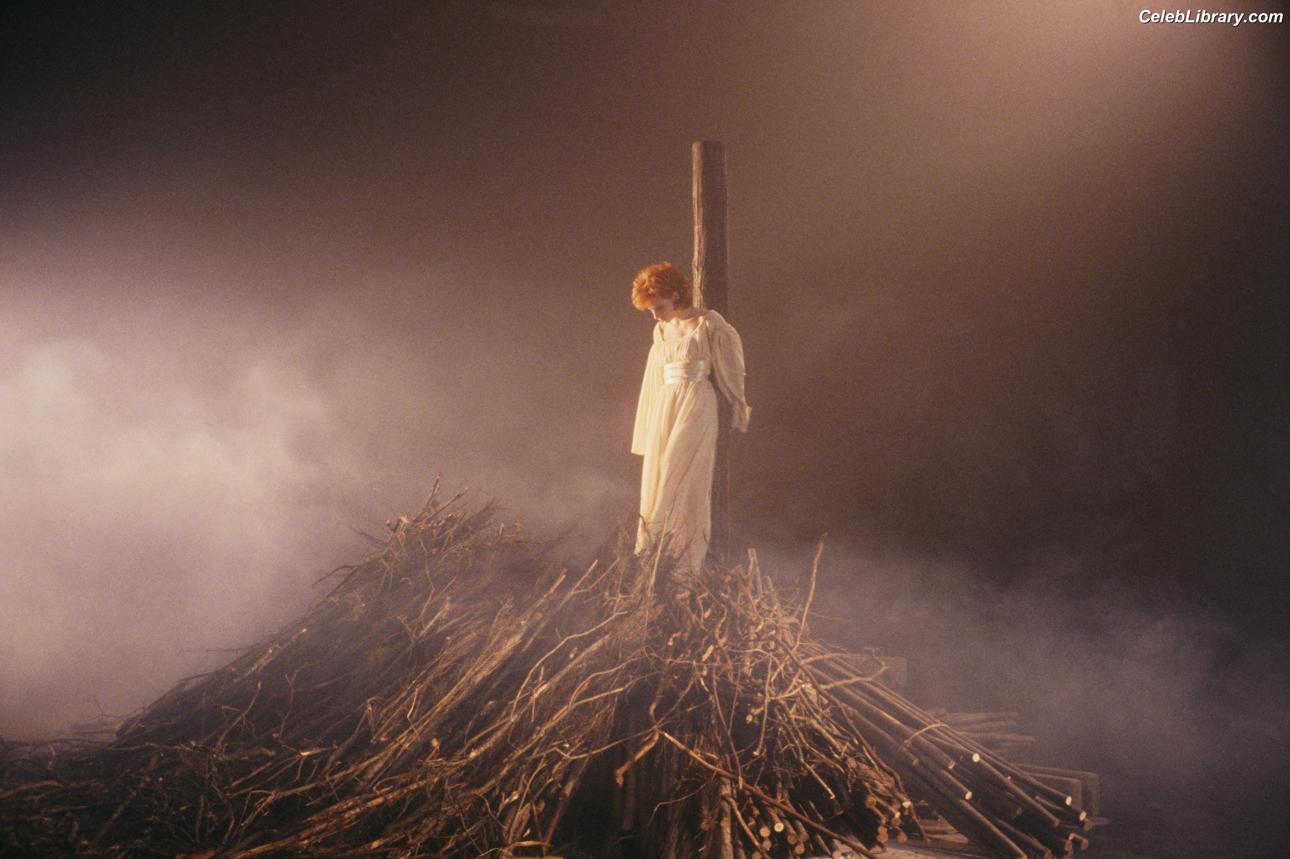 Mylène Farmer photo 18 of 171