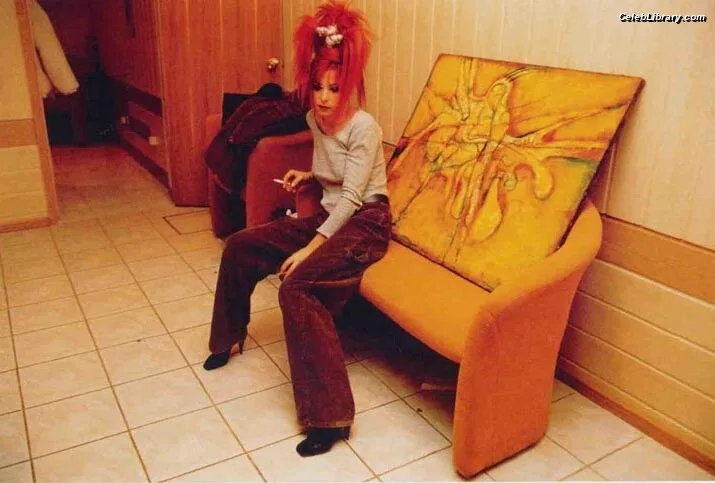 Mylène Farmer photo 6 of 171