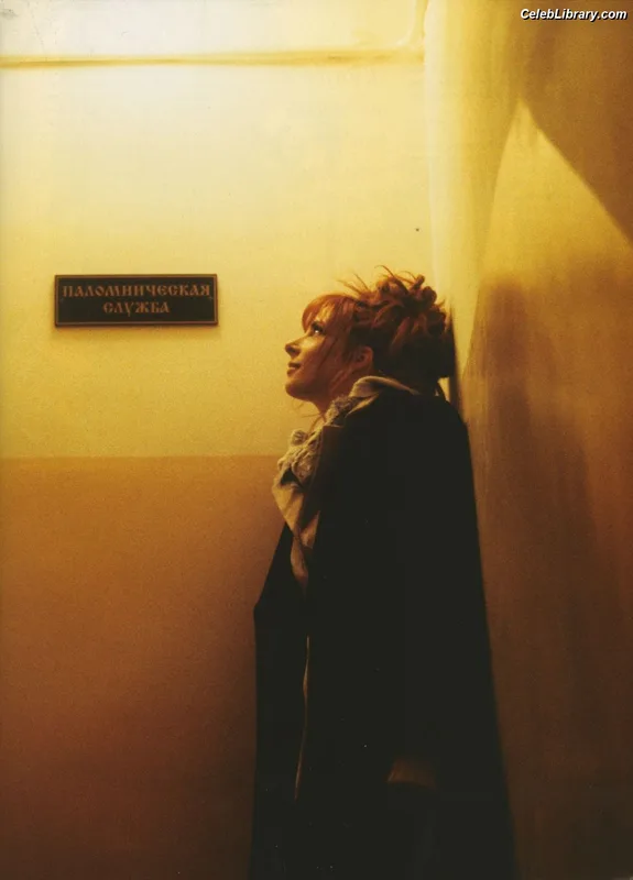 Mylène Farmer photo 7 of 171