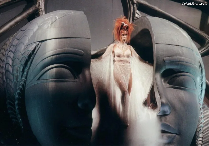 Mylène Farmer photo 21 of 171