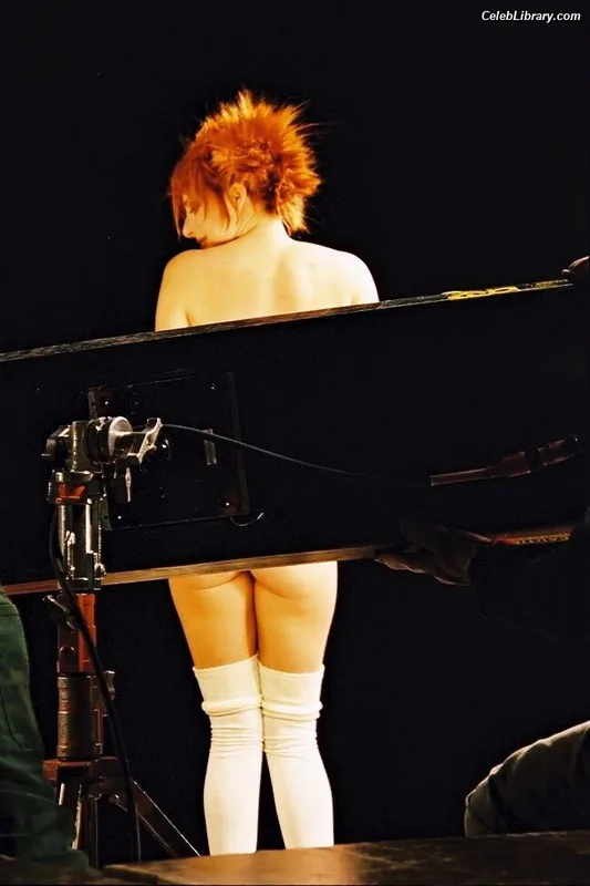 Mylène Farmer photo 3 of 171