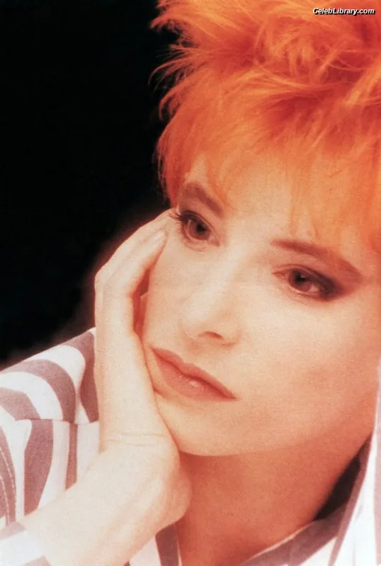 Mylène Farmer photo 21 of 171