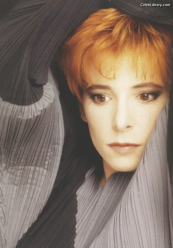 Mylène Farmer photo 22 of 171