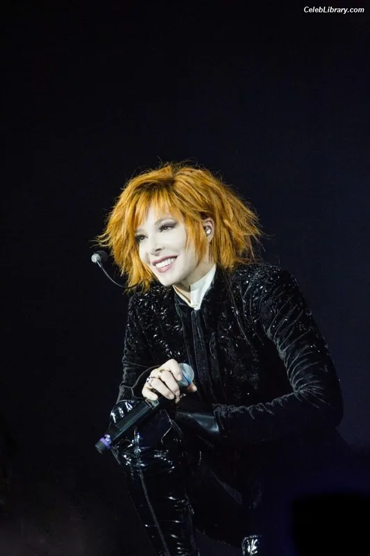 Mylène Farmer photo 6 of 171