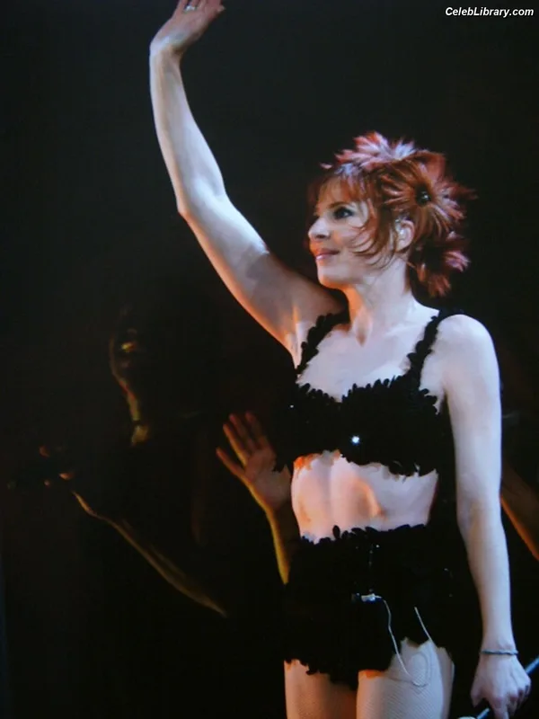 Mylène Farmer photo 1 of 171