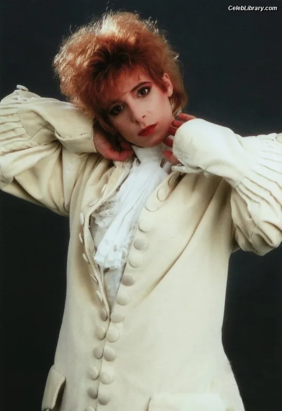 Mylène Farmer photo 3 of 171