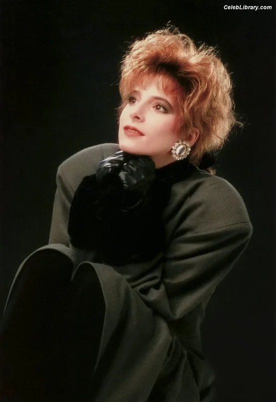 Mylène Farmer photo 5 of 171