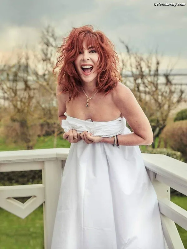 Mylène Farmer photo 8 of 171