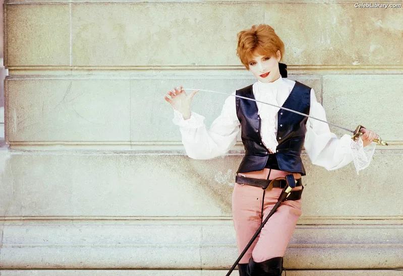 Mylène Farmer photo 20 of 171