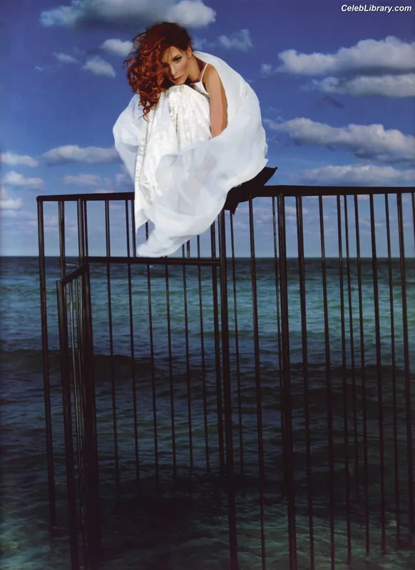 Mylène Farmer photo 24 of 171