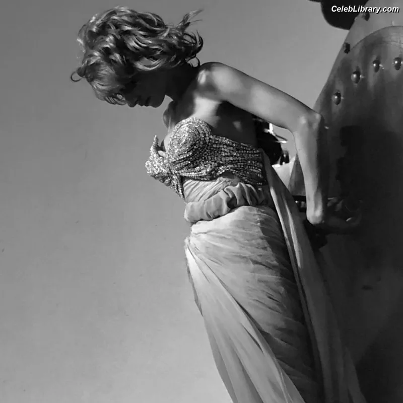 Mylène Farmer photo 4 of 171