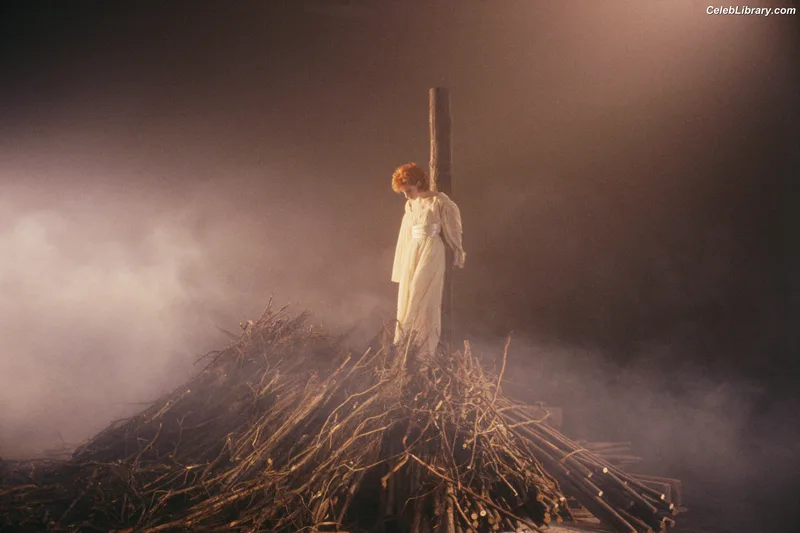 Mylène Farmer photo 18 of 171