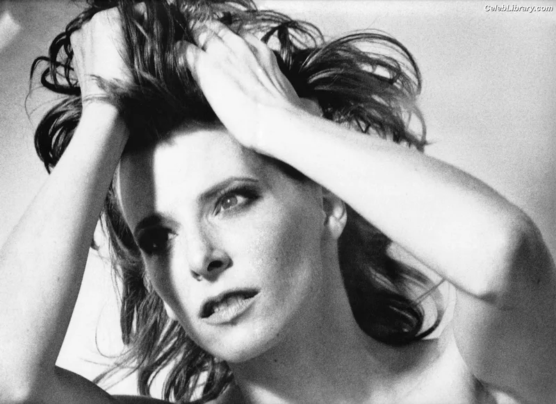 Mylène Farmer photo 16 of 171