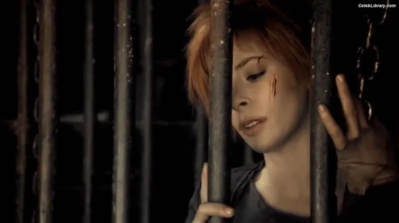 Mylène Farmer photo 17 of 171