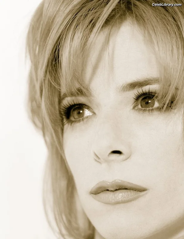 Mylène Farmer photo 22 of 171
