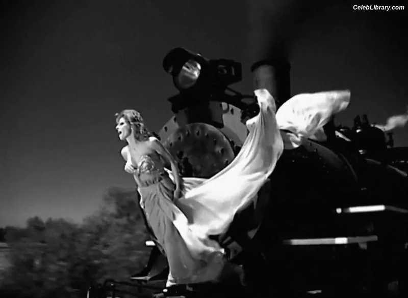 Mylène Farmer photo 16 of 171